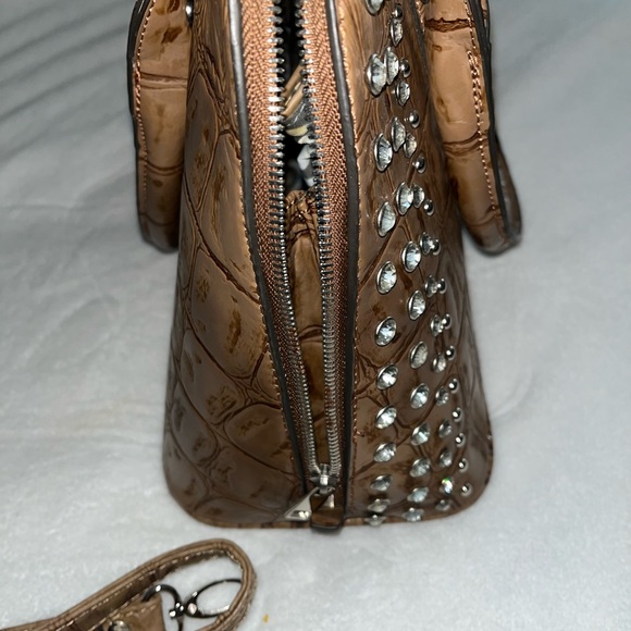 Large purse with bling and shoulder strap new without tag - Picture 4 of 5